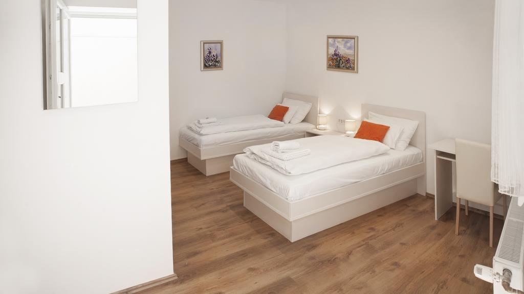 Rooms Lidija Zagabria Esterno foto